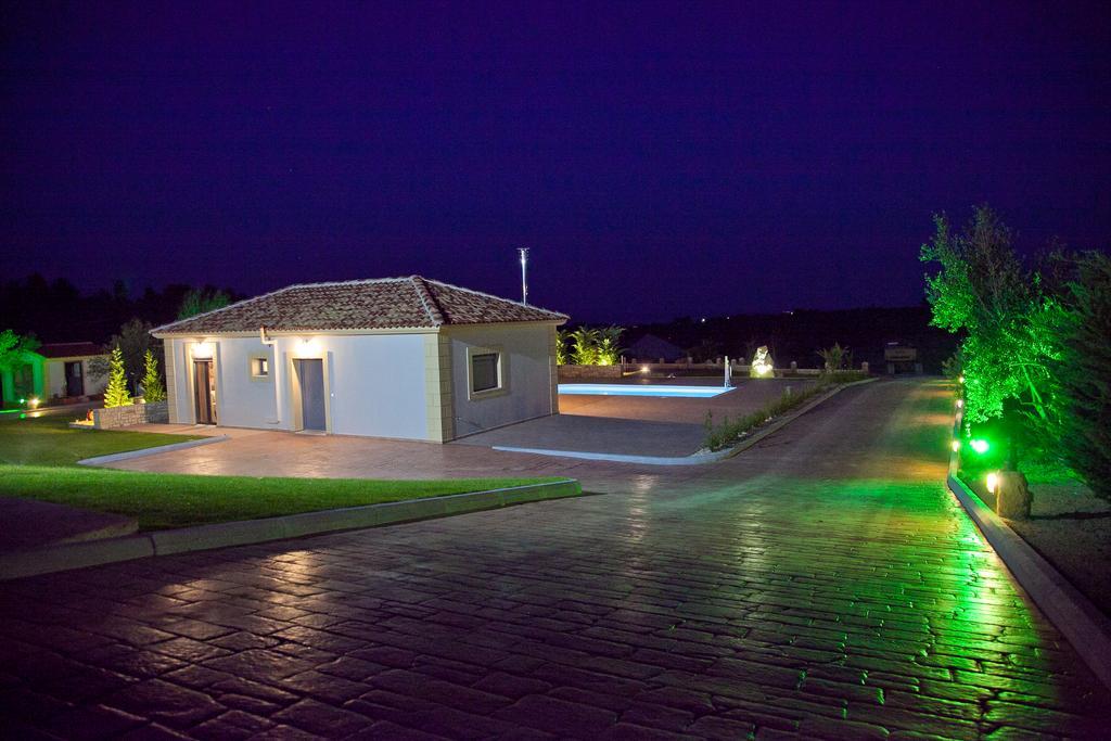 Ameadros Resort Mantzavinata Exterior photo