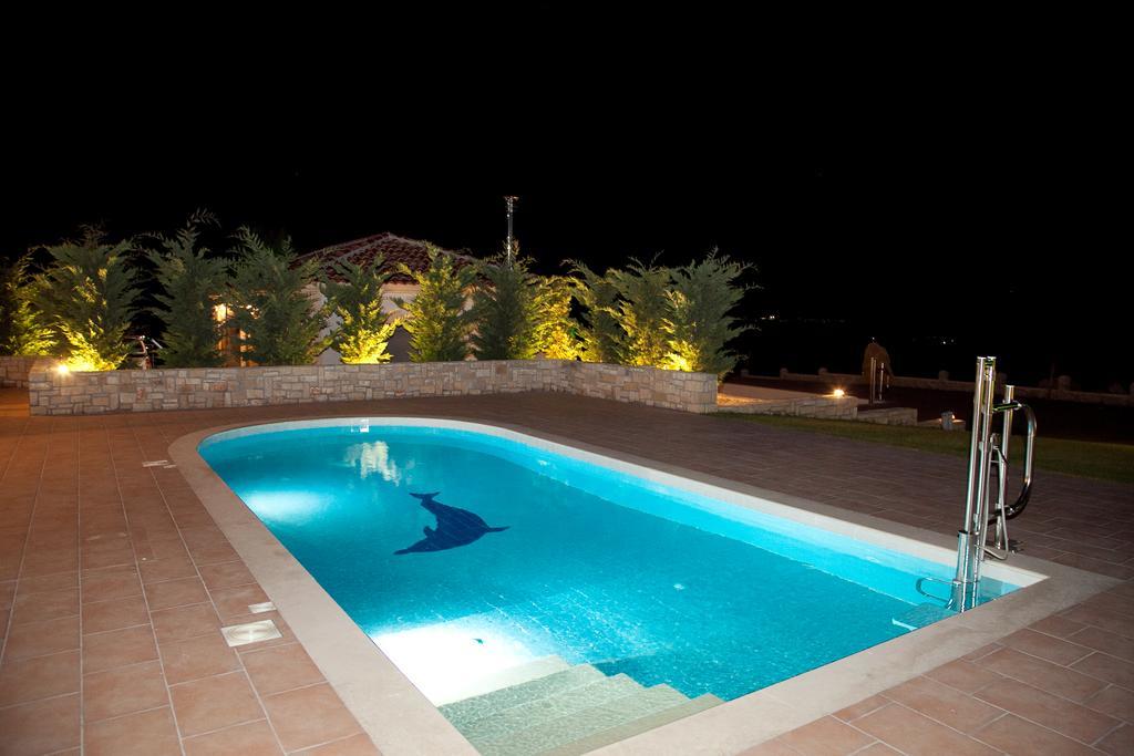 Ameadros Resort Mantzavinata Exterior photo
