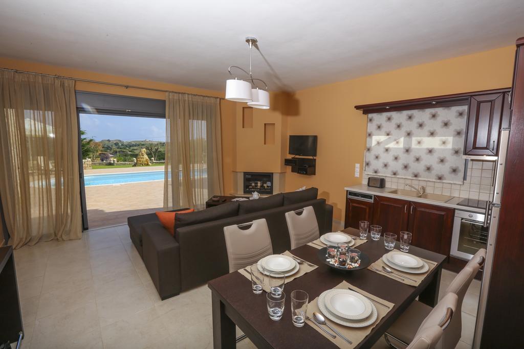 Ameadros Resort Mantzavinata Exterior photo