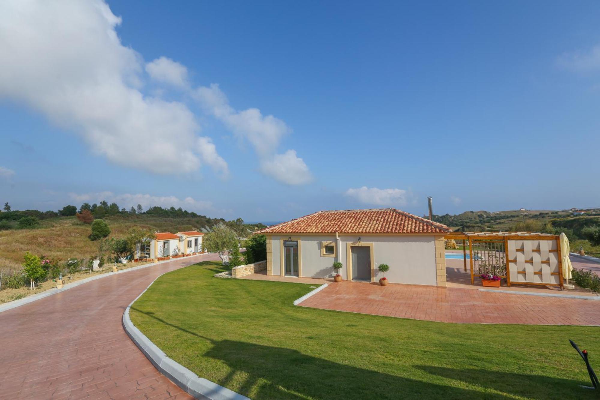Ameadros Resort Mantzavinata Exterior photo